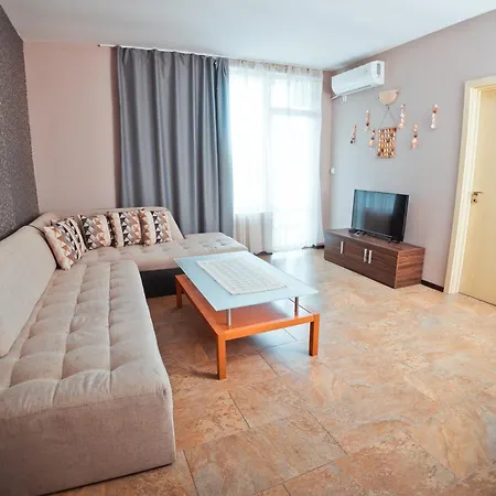 и марая Hotell Tsarevo
